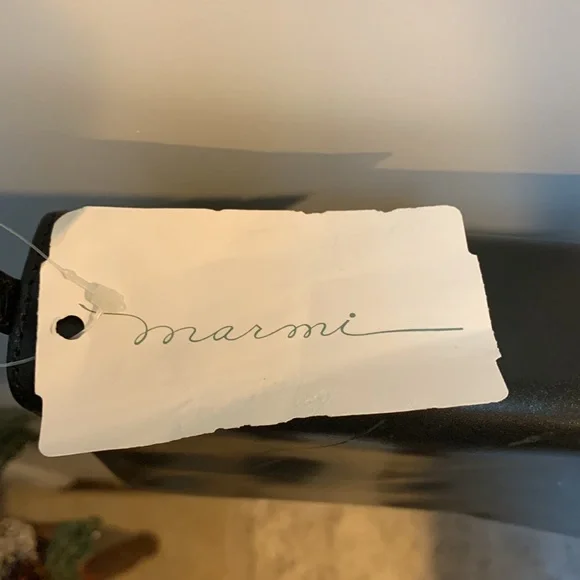 VanEli Elegant Black Leather Crossbody Bag - Picture 4 of 7